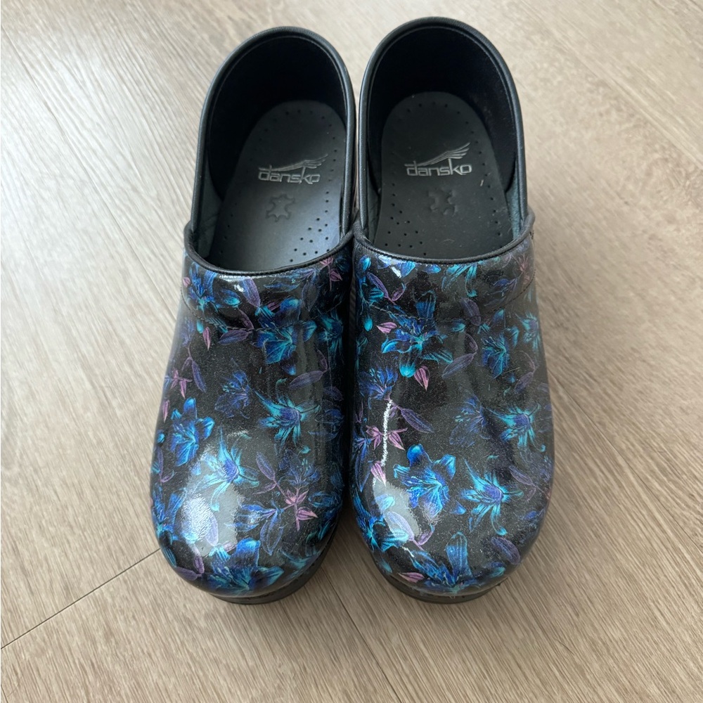 Dansko Clogs size 39